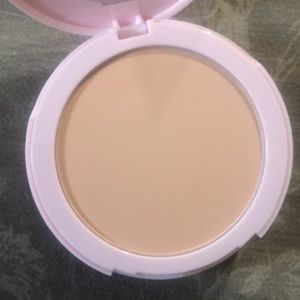 Mally Xo Soft as Silk Powder Foundation “Fair”